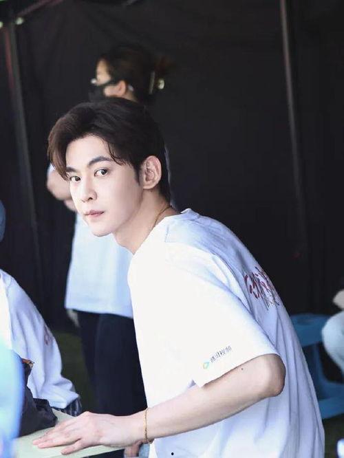 娱乐吃瓜唐晓天是谁啊视频,娱乐吃瓜界的“瓜王”揭秘