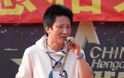 娱乐圈吃瓜导演有哪些人,揭秘吃瓜导演的传奇人生